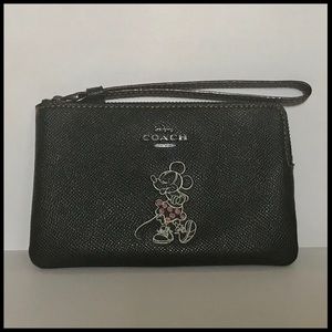 *FLASH SALE Disney x Coach Minnie Mouse wristlet